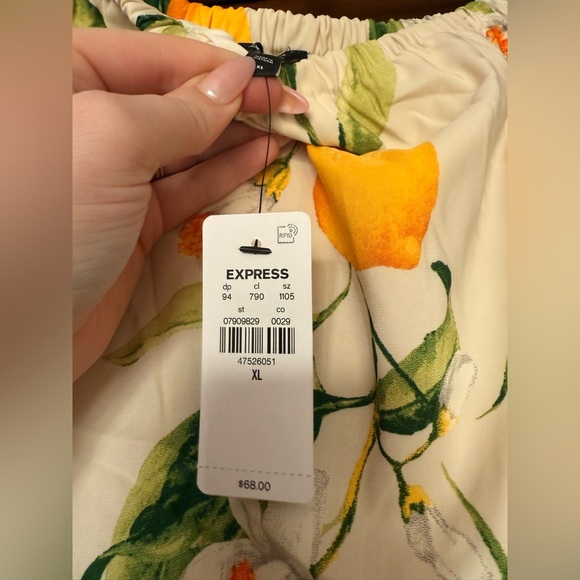 NWT Express Lemon Floral Strapless Tiered Romper 🍋 - Picture 3 of 5